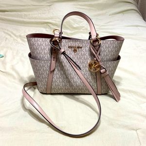 Michael Kors Purse ✨